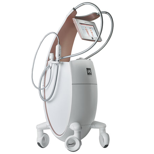 Lpg A diferencia de muchas de las técnicas disponibles en el mercado, LPG® endermologie propone una alternativa 100 % natural: estimular la actividad celular dormida en el corazón de nuestra piel para luchar contra toda manifestación antiestética (arrugas, piel flácida, grasa resistente, piel de naranja, etc…). La estimulación mecánica de las células, denominada endermologie®, permite reactivar los procesos de despertar, de forma natural y sin dolor. PARA EL CUERPO, LPG CASTELLÓN Al actuar simultáneamente sobre las acumulaciones de grasa rebeldes y la calidad de la piel (firmeza, aspecto de piel de naranja), la nueva patente (rodillo y válvula motorizados junto con una aspiración secuencial) permite a la tecnología corporal actuar directamente sobre los adipocitos presentes en la hipodermis (células del adelgazamiento) y sobre los fibroblastos presentes en la dermis (células de la juventud). Tratamiento completo que pone fin al dilema: ¿delgadez o firmeza? Precio: Consultar Bonos y Promos
